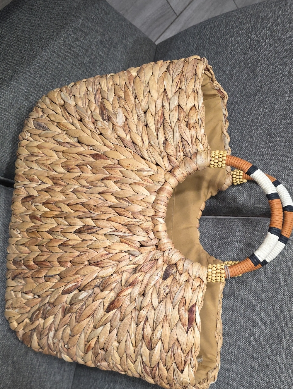 Woven Straw Circle-Handle Tote Bag in Natural